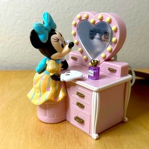 Tokyo Disneyland exclusive  Minnie’s Mini Candy Case Dresser with strap
